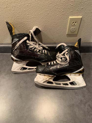 Used Bauer Supreme 180 EE (Extra Wide) Size 7.5 Hockey Skates