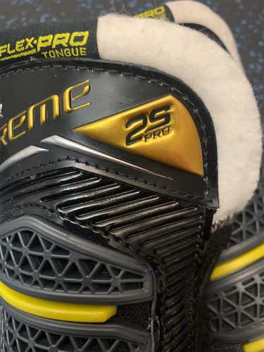 New Bauer Supreme 2S Pro Tongues 9EE Used Once