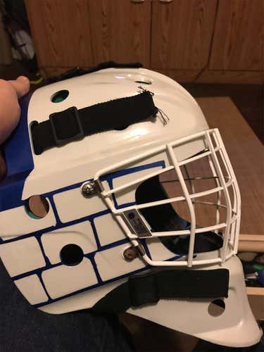 White Senior Bauer NME 4  Goalie Mask