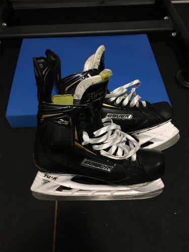Used Bauer Supreme 2S D&R (Regular) Size 10 Hockey Skates
