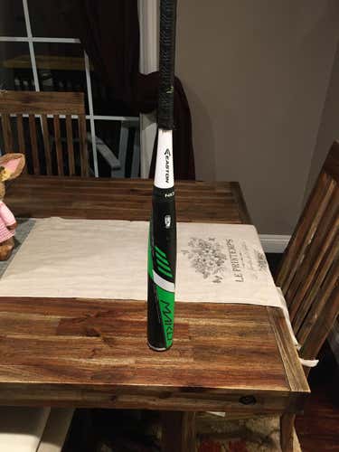 Used High School/College USSSA Certified Easton Composite Mako Bat 19 oz 30"