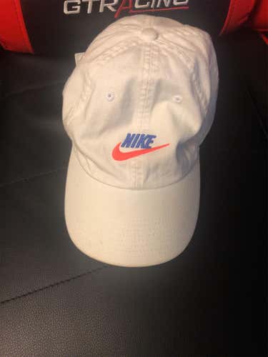 White Men's One Size Fits All Nike Hat