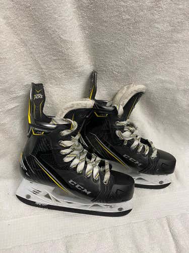 Junior Used CCM Super Tacks AS1 Hockey Skates Size 5.5