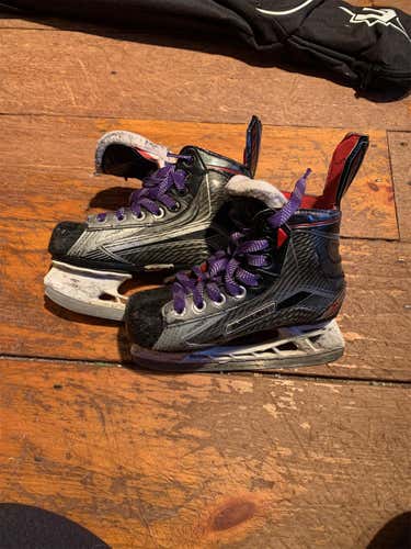 Used Bauer Vapor X900 D&R (Regular) Size 13.5 Hockey Skates