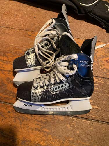 Used Bauer Supreme Size 6 Hockey Skates