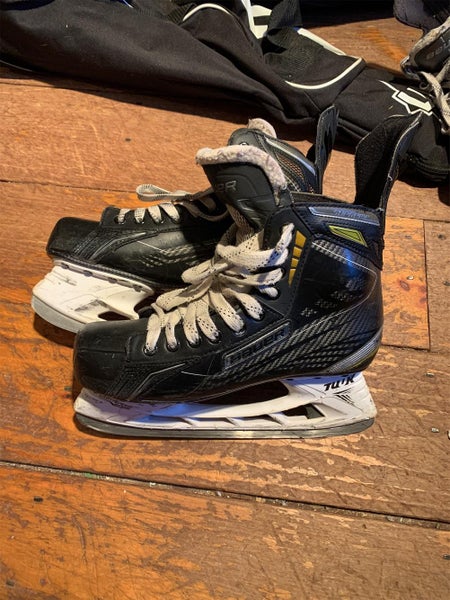 Used Bauer Supreme HP Pro Size 9 Hockey Skates