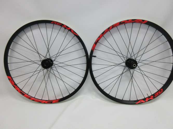 Raceface AR 30 Offset 27.5+ Tubeless Wheel Set