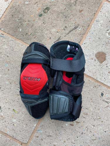 Used Junior Medium CCM QuickLite LE  Elbow Pads