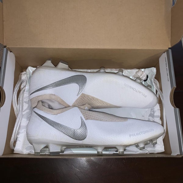 White Men's 9.5 (Women's 10.5) Nike Phantom Vision Elite Cleats