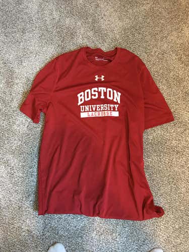 Used Men's Adult Medium Under Armour Shirt