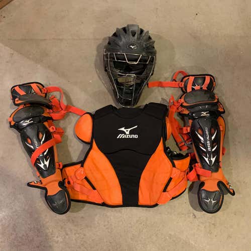 Mizuno Samurai Catcher's Set - Very Nice Condition