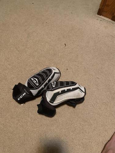 Senior Small CCM Tacks 1052 Elbow Pads