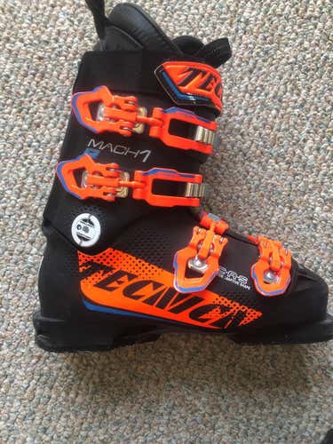 Tecnica 295mm 6-6.5Racing Mach 1 70-90 Flex Ski Boots