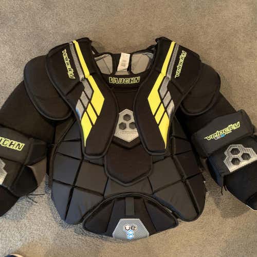 Senior XL Vaughn Velocity VE8 Pro  Goalie Chest Protector