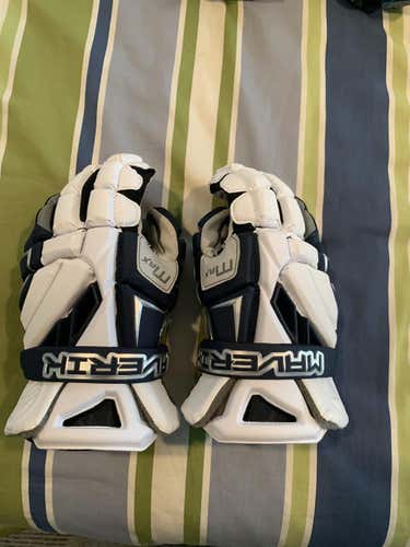 2019 New Georgetown University team issued Maverik Max Lacrosse Gloves 13"