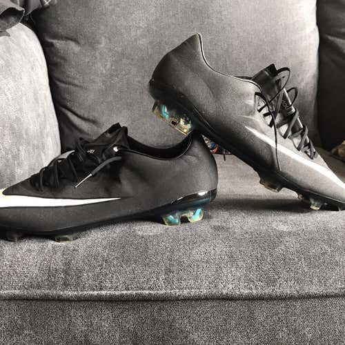 Used 8.5 (Women's 9.5) Nike Cleats