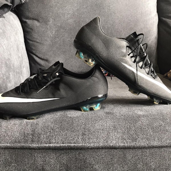 Used 8.5 (Women's 9.5) Nike Cleats