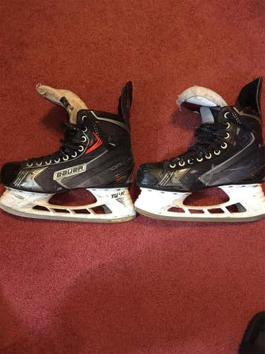 Used Bauer Vapor X70 Size 8.5 Hockey Skates