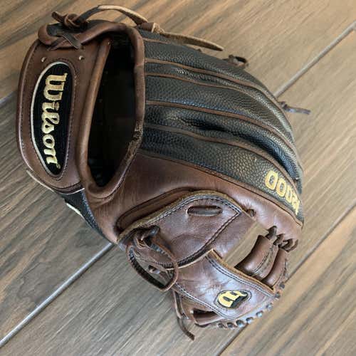 Used Wilson A2000 11.75" Baseball Glove Brown And Black