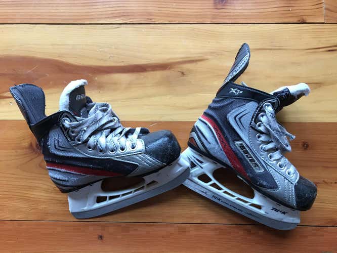 Size 12.5 Youth Used Bauer Vapor X3.0 Hockey Skates D&R (Regular)