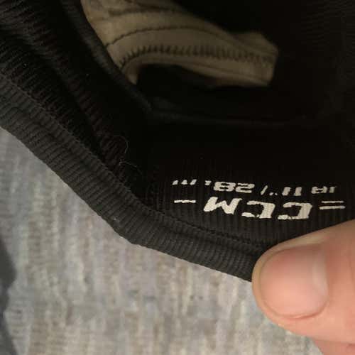 Black Used CCM Edge 11" Gloves