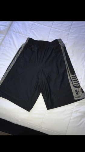 Men's Large Under Armour Shorts
