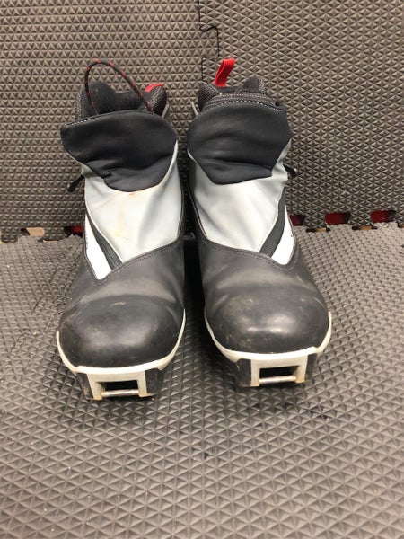 Classic Size 9.0 Used Salomon Escape 9 Piliot Cross Country Ski Boots