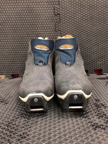Classic Size 4.0 Used Salomon Cross Country Ski Boots