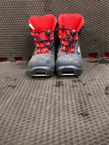 Classic Size 1 Used Rossignol Cross Country Ski Boots