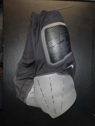 Used XL Nike nike pro combat