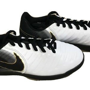 NEW Nike JR Legend 7 Club IC Athletic Shoes Color White Black Size 4.5Y NIB
