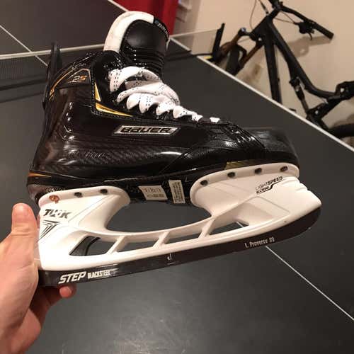 New Bauer Supreme 2S Pro D&R (Regular) Pro Stock Size 10.5 Hockey Skates