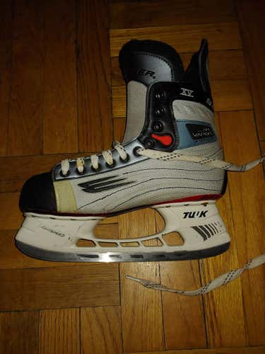 Used Bauer Hockey Skates EE (Extra Wide) Size 7.5