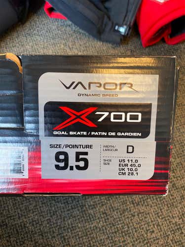 New Senior Bauer Vapor X700 9.5D Goalie Skate (Still In Box)