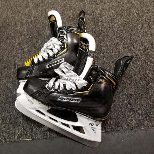 Senior New Bauer Supreme 2S Hockey Skates D&R (Regular) Size 7