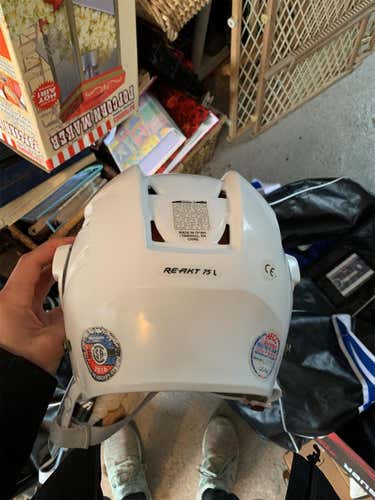 White Used Large Bauer Re-Akt 75 Helmet