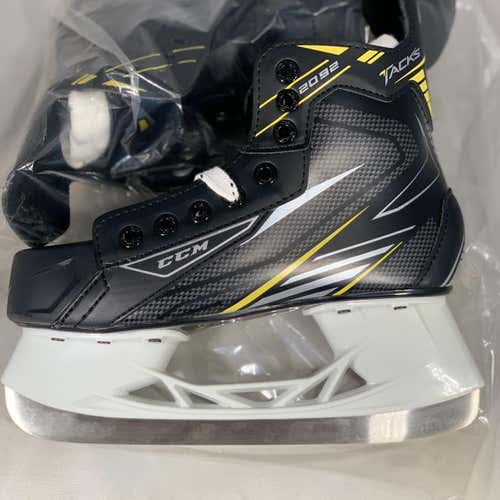 JR New CCM Tacks 2092 Size 3 Skates D&R (Regular) Size 3