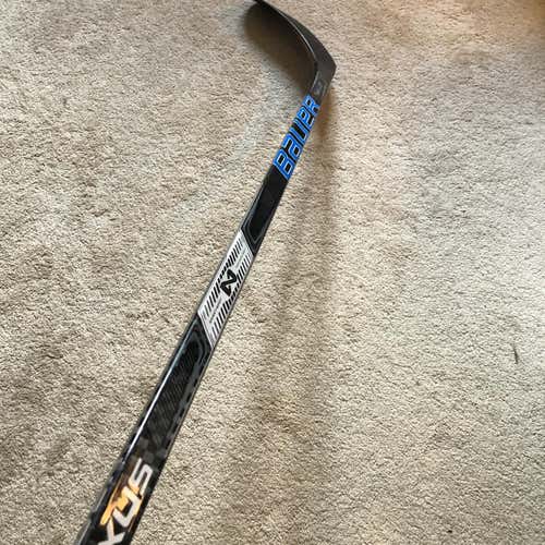 Used Right Handed Team Nexus Mid Hockey Stick