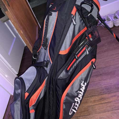 Black Men's Titleist Bag