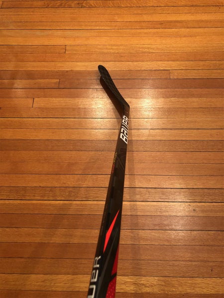 Used P92M Left Handed Vapor FlyLite Toe Hockey Stick