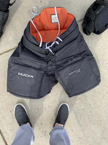 Used Senior Large Vaughn Ventus LT80 Hockey Goalie Pants