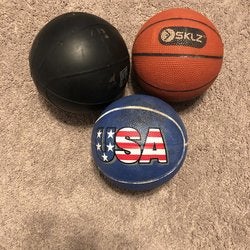 3 Mini Basketballs