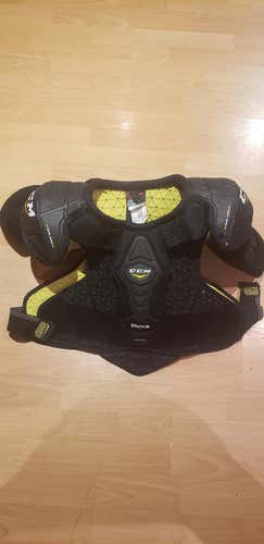 New Large CCM Tacks 6052 Shoulder Pads