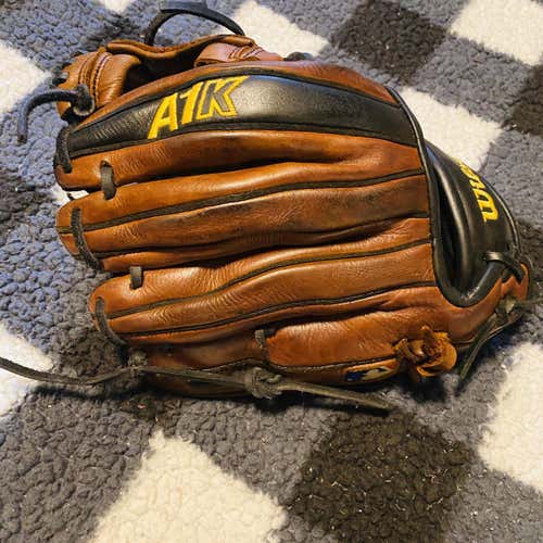 Brown Used Infield A1000 11.5" Baseball Glove