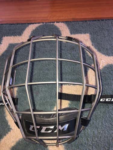 Silver Medium CCM FM680