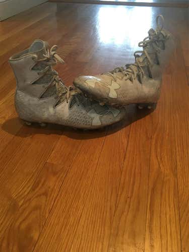 White Men's Molded Cleats Under Armour Cleats