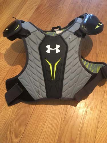 Used Medium Under Armour Shoulder Pads
