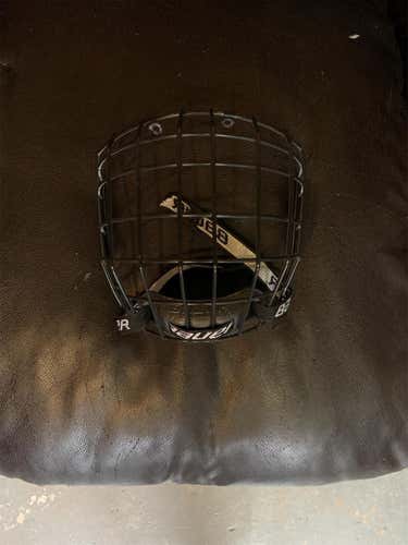 Used Medium Bauer RBE III Full Cage