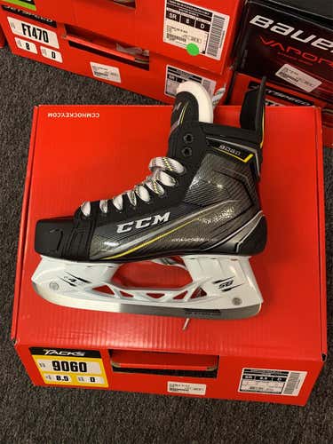 New CCM Tacks 9060 Size 8.5 Hockey Skates