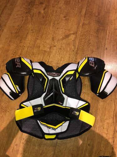 New Medium Bauer Supreme 2s pro Shoulder Pads